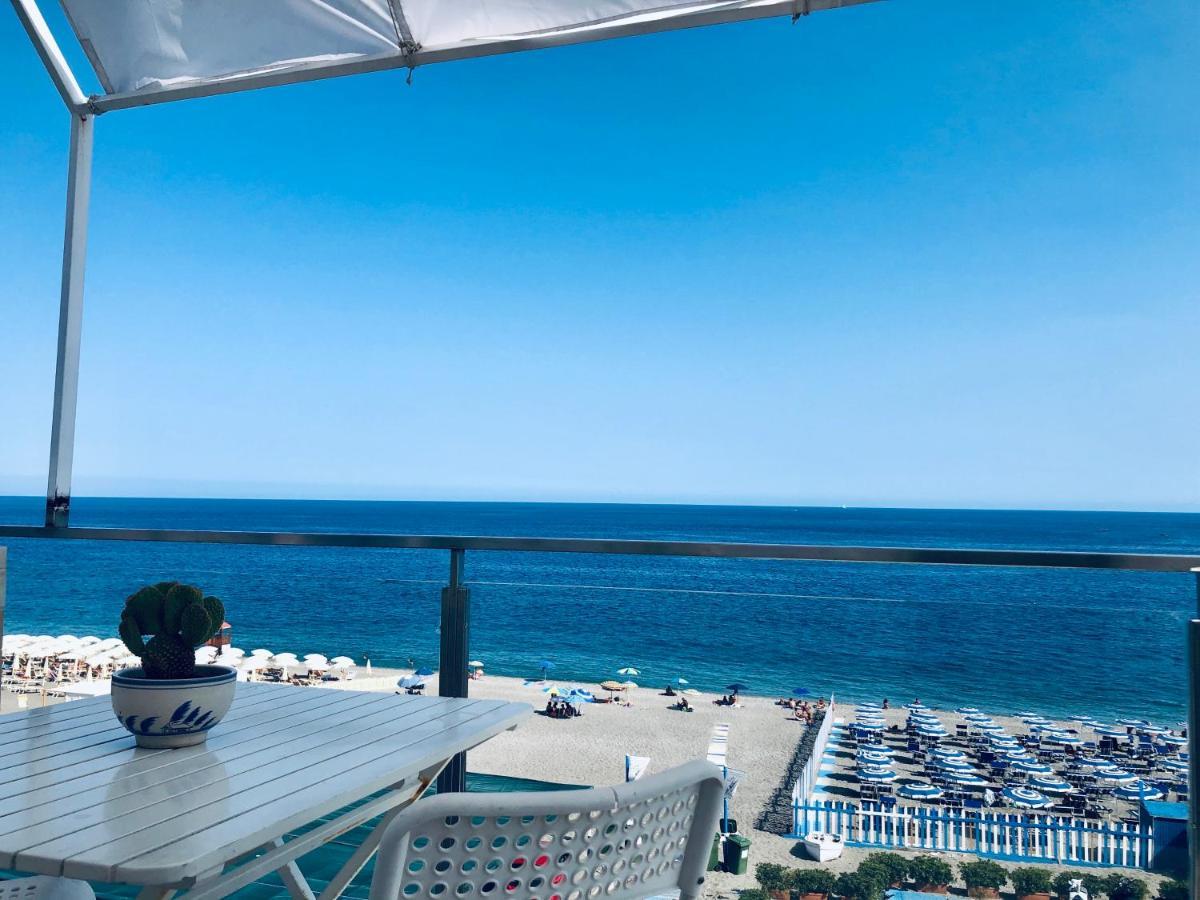 Mansarda Sul Mare Mascali Exterior foto